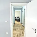 Appartement 2v1 - 21 Dhjetori *