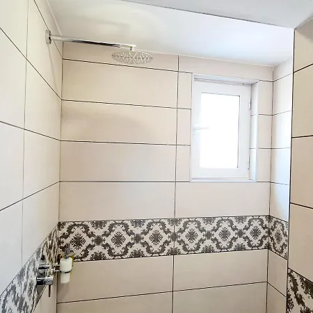 2v1 - 21 Dhjetori Appartement Tirana