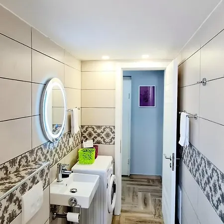 2v1 - 21 Dhjetori Appartement *