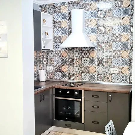 2v1 - 21 Dhjetori Apartment