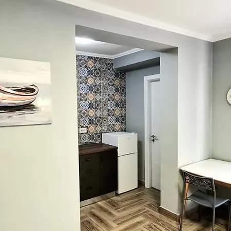 2v1 - 21 Dhjetori Appartement